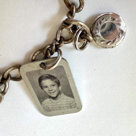 Vintage Charm Bracelet, Locket, Photos - Picture 7 of 11